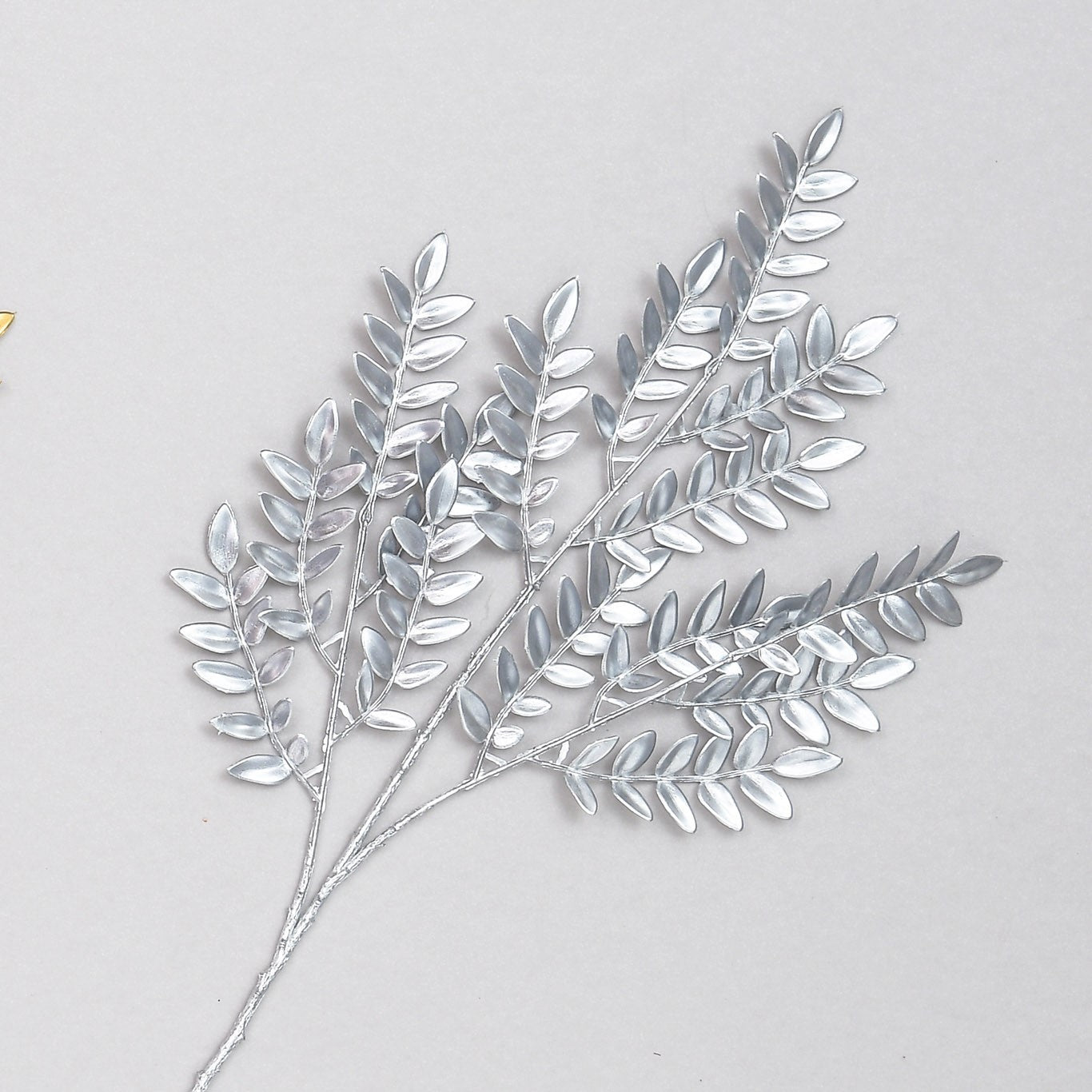 Box Leaf Spray Silver (66cm)