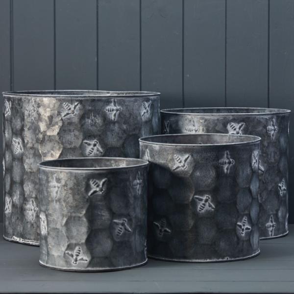 28 x 18cm Oval Ribbed aged zinc planterÂ
