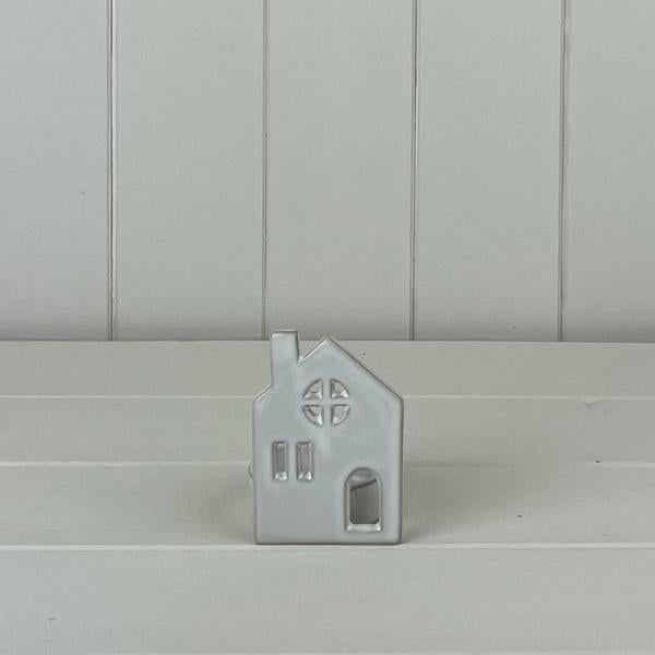 White Ceramic House Tealight Holder L6.7xD6xH8.6cm Weight-136g
