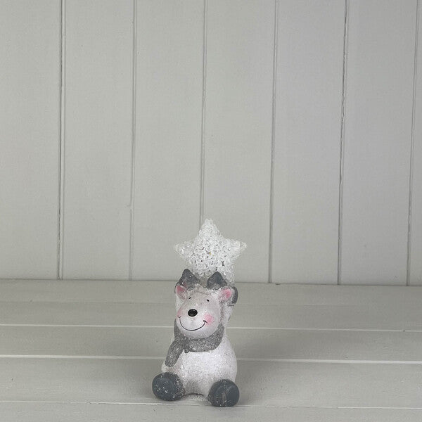 Medium Reindeer Holding A Light Up Star L12 xW9 xH18