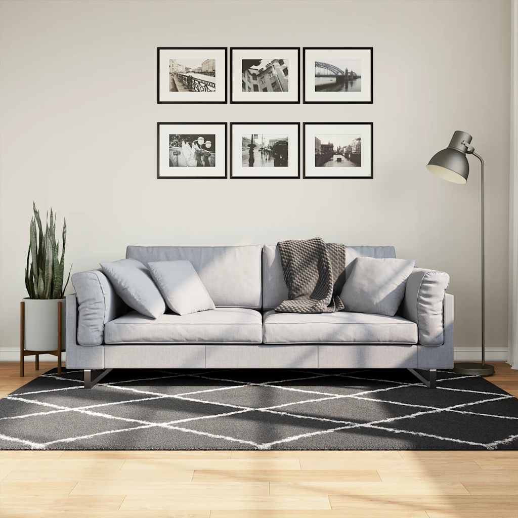 Shaggy Rug PAMPLONA High Pile Modern Black and Cream 140x200 cm