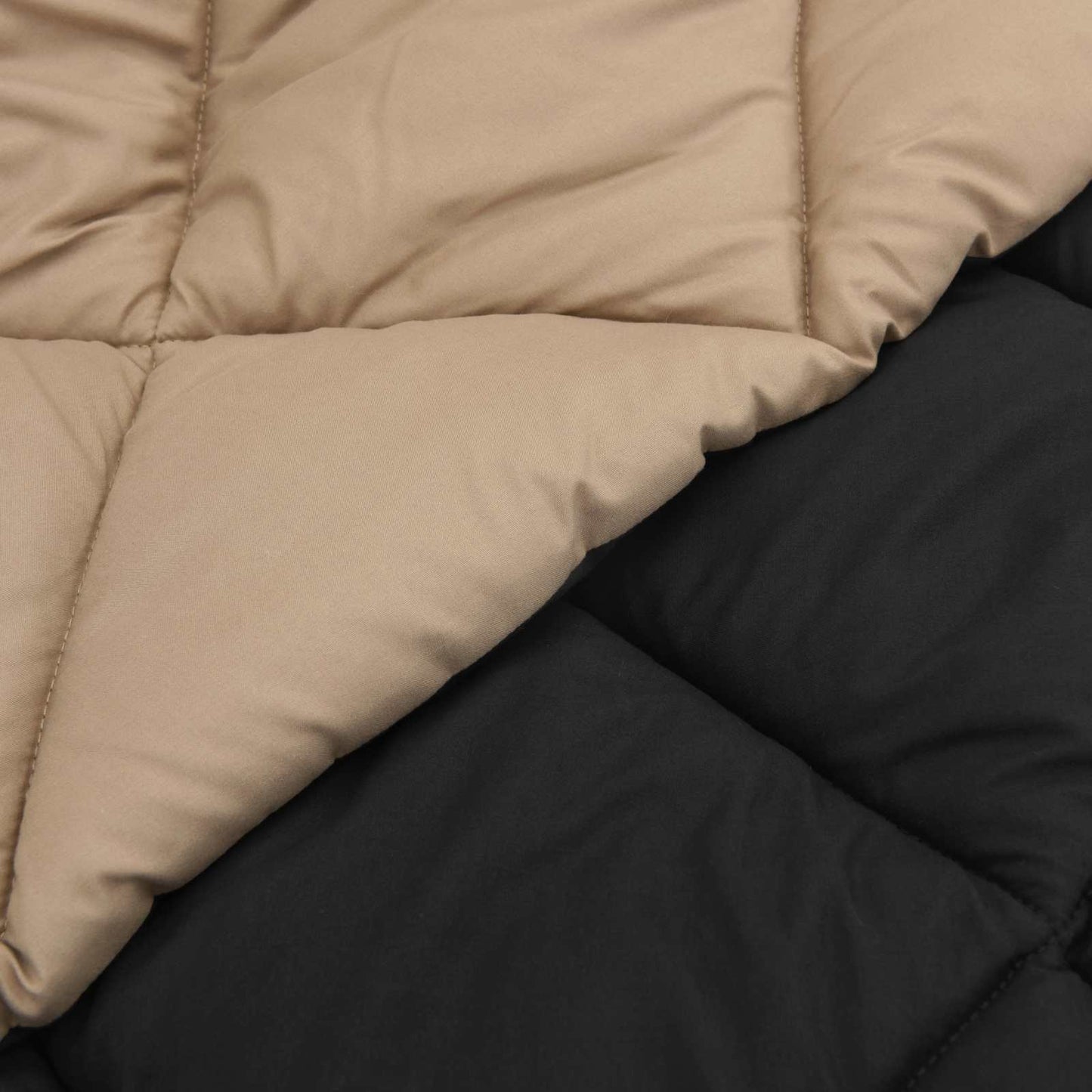Full Year Duvet Black and Taupe 200 x 220 cm Microfiber
