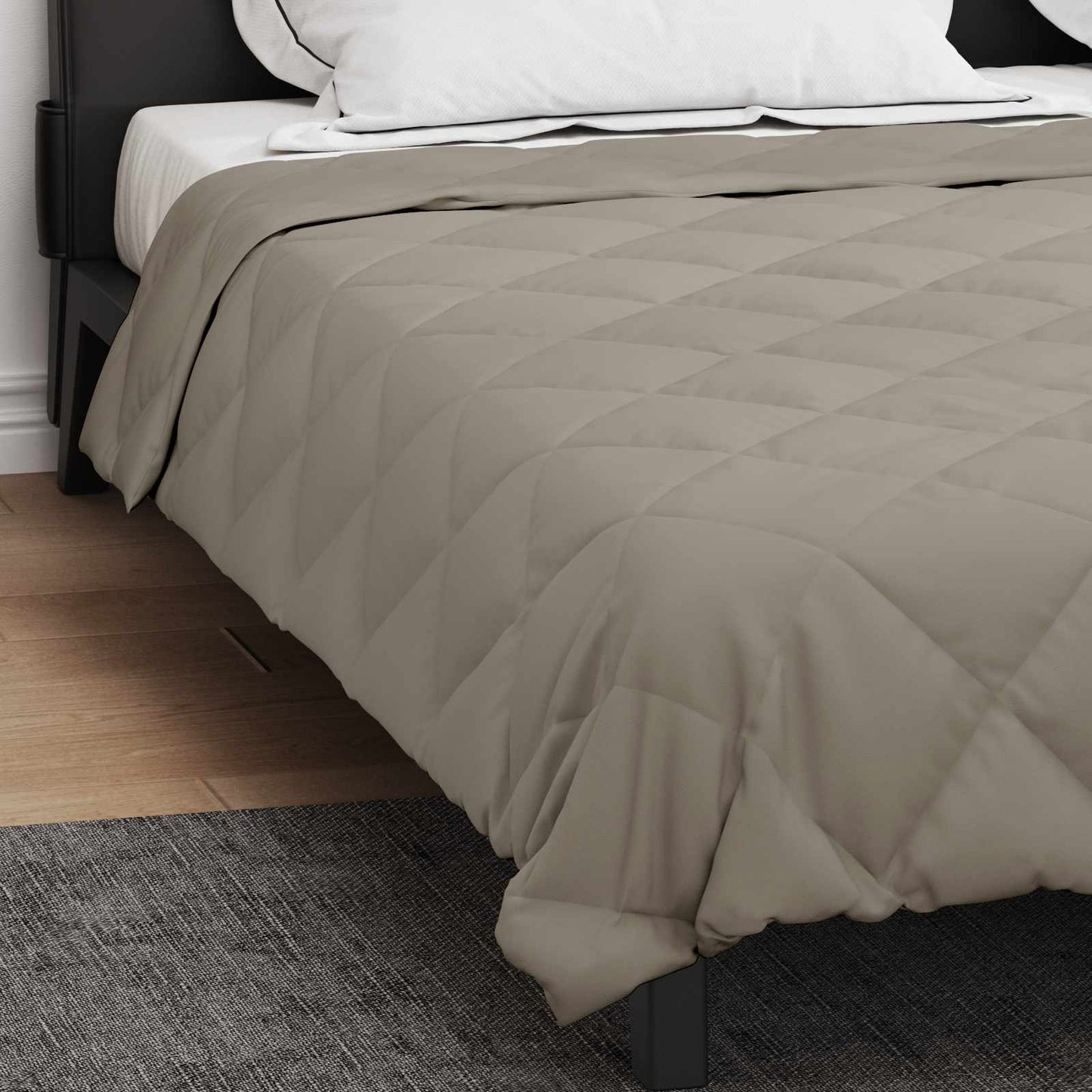 Full Year Duvet Light Grey 200 x 240 cm Microfiber