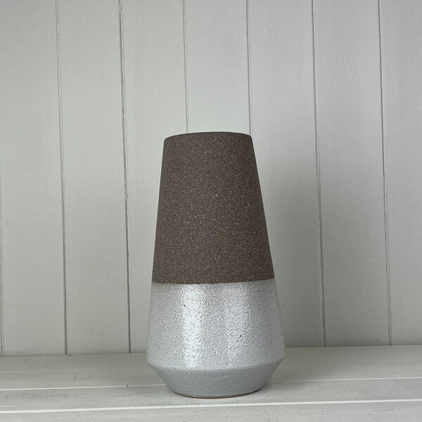 White Ceramic Wax/Oil Burner With Heart shaped Top L10cm W10cm H11.5cm B8cm